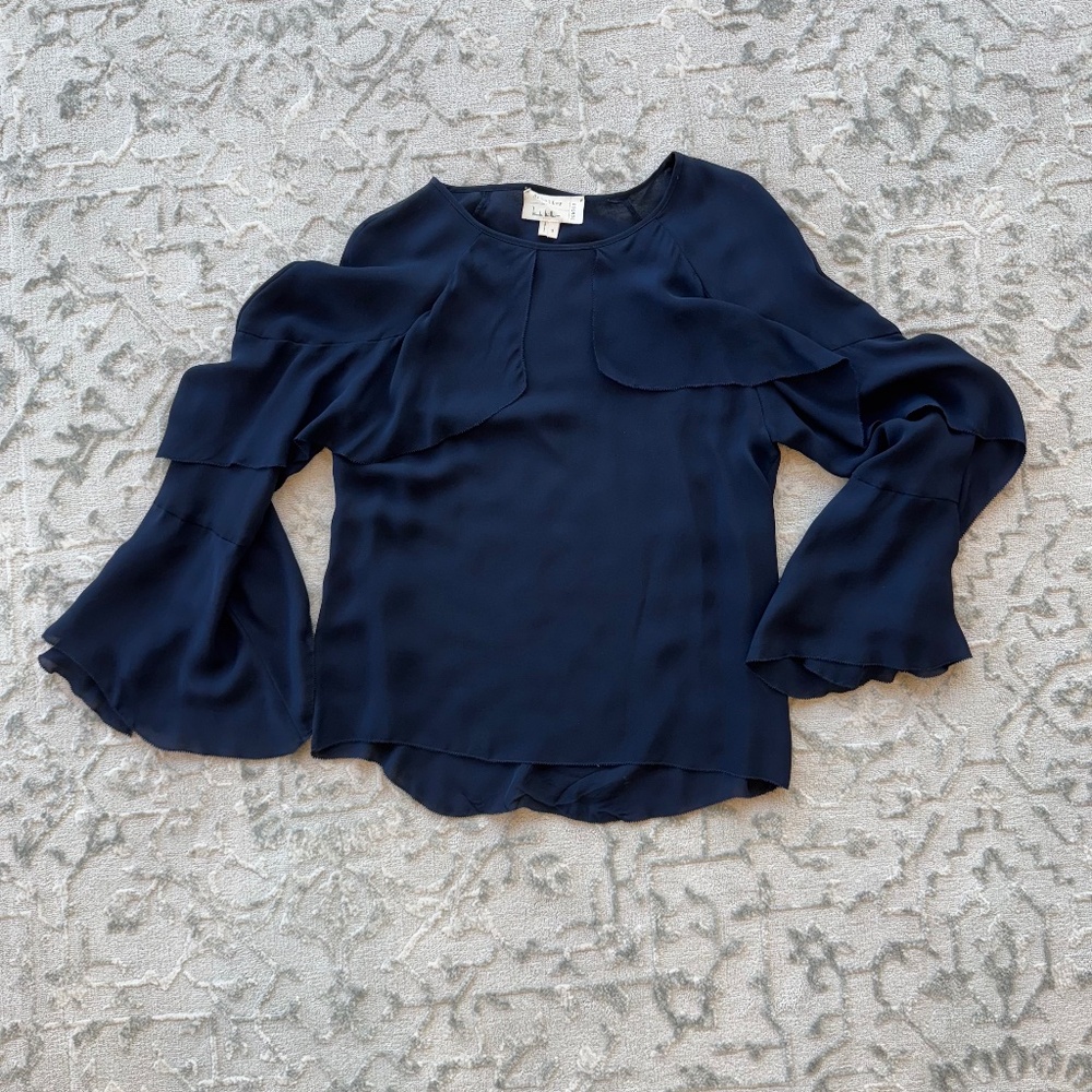 Nicole Miller Artelier size Small silk navy blouse